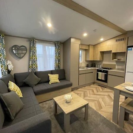 Brand New 6 Berth Holiday Home Selsey Exterior foto