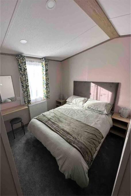 Brand New 6 Berth Holiday Home Selsey Exterior foto