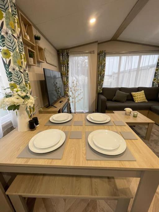 Brand New 6 Berth Holiday Home Selsey Exterior foto